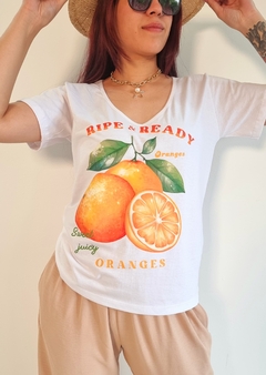 Remera V PREMIUM ORANGE (4 talles) White - - Kuwana Mayorista