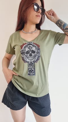 Remera V PREMIUM HOLY (4 Talles) Verde Olive - - Kuwana Mayorista