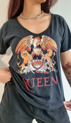 Remera V PREMIUM QUEEN (4 talles) - comprar online