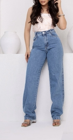 Mom jeans médio