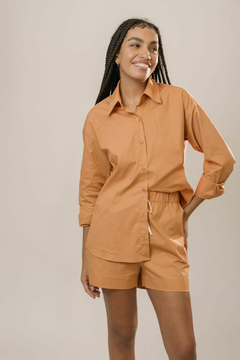 Camisa Yin Over Caramelo - comprar online