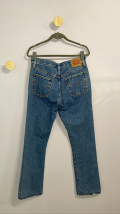 Calça Jeans Levis 501 29 na internet