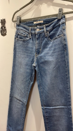 Calça Jeans Levis 712 slim 27 na internet