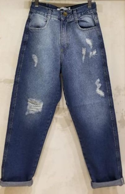 JEANS RECTO CON ROTURA - Frambuesa Moda Joven