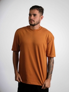 Camisa Oversized - Dom Vigor - básica caramelo