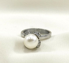 Anillo Flor con perla blanca