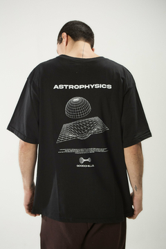 Imagen de REMERA ASTROPHYSICS NEGRA