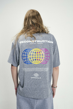 Imagen de REMERA RECONSTRUCTION GRIS