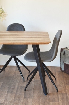 Mesa en hierro y madera en internet
