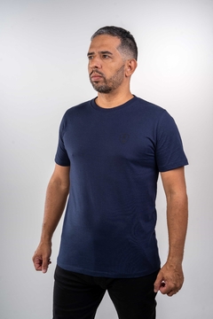 Camiseta Básica Algodão Ecológico Gemmini Colab Azul Escuro na internet