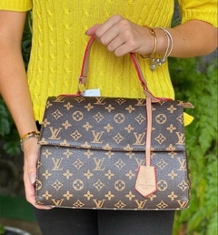 Bolsa Louis Vuitton Cluny - comprar online