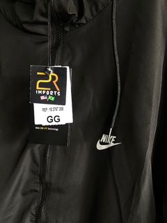 Corta Vento Nike - Preto NOME na internet