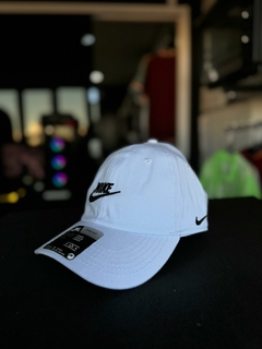 Boné Nike Nome- Branco