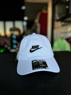 Boné Nike Nome- Branco na internet