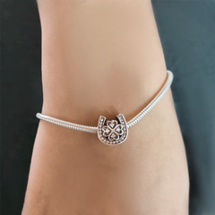 Berloque para bracelete feito em prata Ferradura da Sorte - comprar online