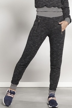 JOGGER JET BLACK DETALHES EM LISTRAS ROSA TATUADA REF. 7606