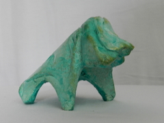 Escultura "Fósil animal verde" realizado por Viviana Celano
