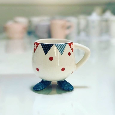 Taza Patitas en cerámica para niños