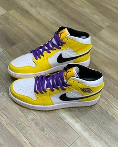 Nike Air Jordan Amarelo/Branco - comprar online