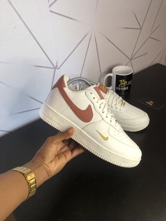 Nike Air force branco/ rosê na internet