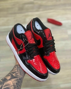 Air Jordan Preto com vermelho - comprar online