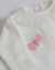 Saída maternidade off white minimalista 100% algodão bordada Lilu Bebê