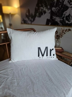 Imagen de ALMOHADONES Mr. and Ms.