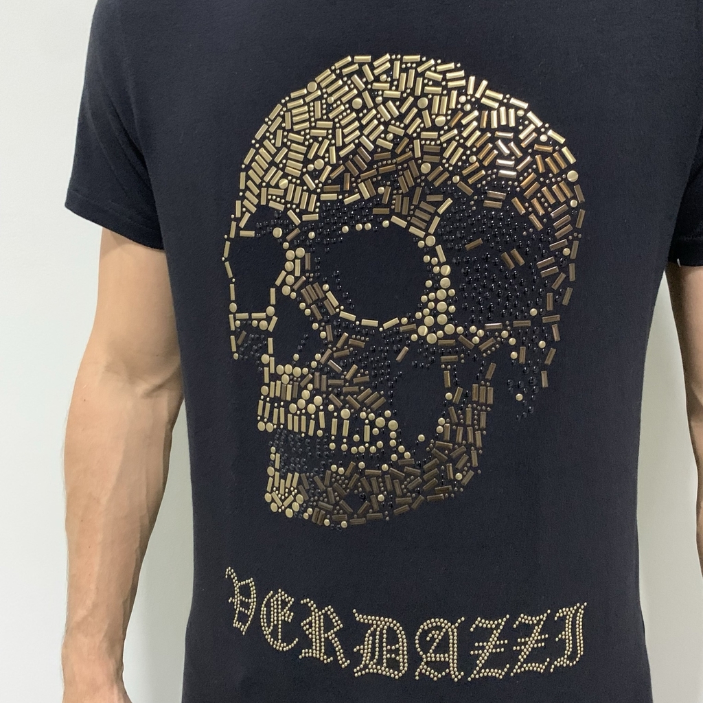 Camiseta Longline Preta Caveira Granulada Dourada - John Verdazzi