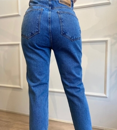 CALÇA JEANS MOM SUPER HIGH LANÇA PERFUME na internet