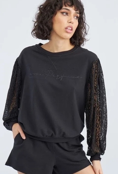 BLUSA MOLETOM COM MANGAS EM RENDA - comprar online