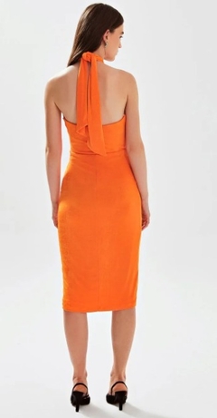 VESTIDO IÓDICE MIDI DECOTE TORÇÃO FRENTE LARANJA - comprar online