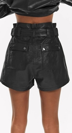 SHORTS IÓDICE CLOCHARD COM FAIXA PRETO - Via Rosê Boutique