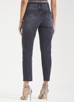 CALÇA JEANS LOLA COM ILHÓS FORUM - comprar online