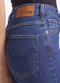 CALÇA JEANS SKINNY SABRINA FORUM na internet