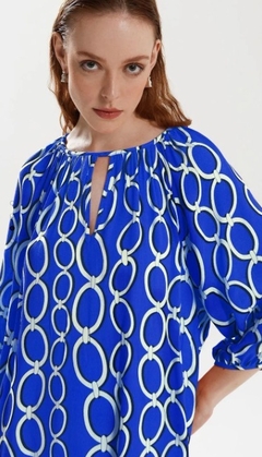 BLUSA IÓDICE DECOTE CANOA MANGA 3/4 COM CORDÃO AZUL na internet