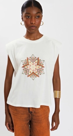 T-SHIRT IÓDICE DECOTE REDONDO COM OMBREIRA OFF WHITE - comprar online