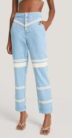 CALCA MORENA ROSA MOM CÓS ALTO DETALHE ENTREMEIO JEANS - comprar online