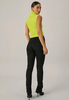 LEGGING CINTURA ALTA DE SUEDE LANÇA PERFUME - comprar online