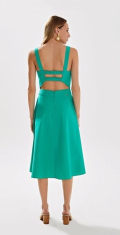 VESTIDO IÓDICE MIDI DECOTE RETO DETALHE ELÁSTICO VERDE - comprar online