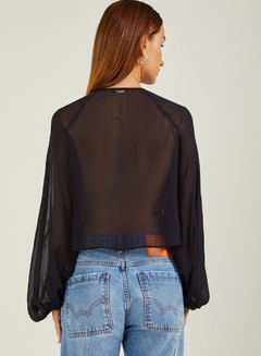 BLUSA CROPPED TULE COM CUT OUT FORUM na internet