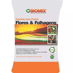 Substrato Flores & Folhagens 2kg Biomix - comprar online