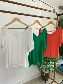 BLUSA VISCOLINHO - GOLA V