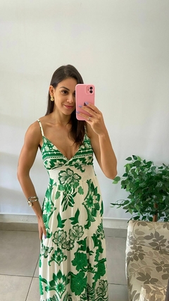 VESTIDO LONGO - ALÇA - FUNDO NUDE COM DETALHE VERDE na internet