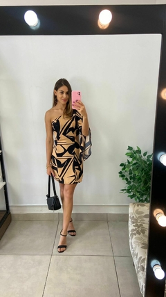 VESTIDO CURTO - UMA ALÇA - NUDE E PRETO na internet