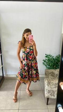 VESTIDO CURTO - INDIANO - AMARRAÇÃO DA ALÇA EM LAÇO - FUNDO PRETO na internet