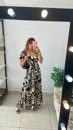 VESTIDO LONGO - MANGA - DUNA - FUNDO BEGE DETALHES EM PRETO - comprar online