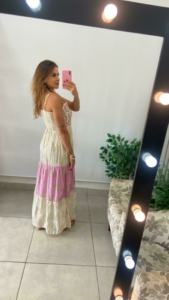 VESTIDO LONGO - INDIANO - ALÇA - NUDE COM DETALHES COLORIDOS E DOURADO E LILAS na internet