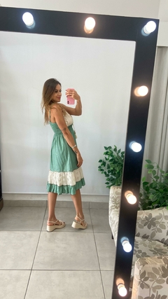 VESTIDO MIDI - INDIANO - ALÇA- NUDE COM SAIA VERDE BRILHO - comprar online