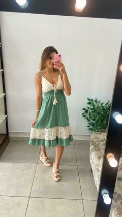 VESTIDO MIDI - INDIANO - ALÇA- NUDE COM SAIA VERDE BRILHO