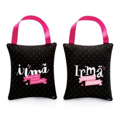 MINIALMOFADAS COM BOLSO FAMILIA IRMAS - comprar online